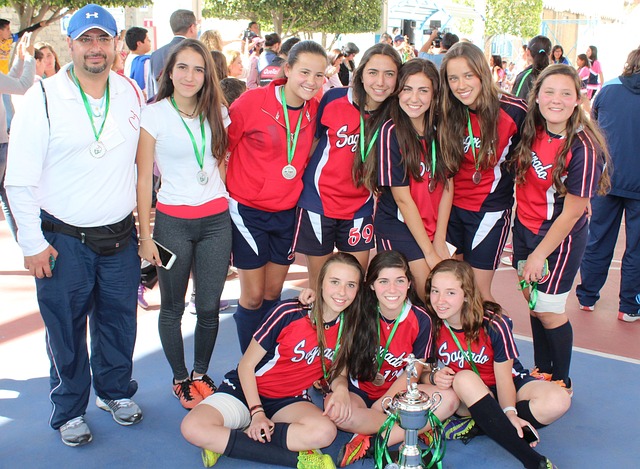 紧随其后的 紧随其后的